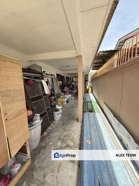 Taman Rinting Single Storey Endlot For Sale/ Masai, Johor, Masai