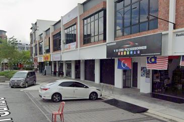 Pusat Komersial Suria (68 Avenue)