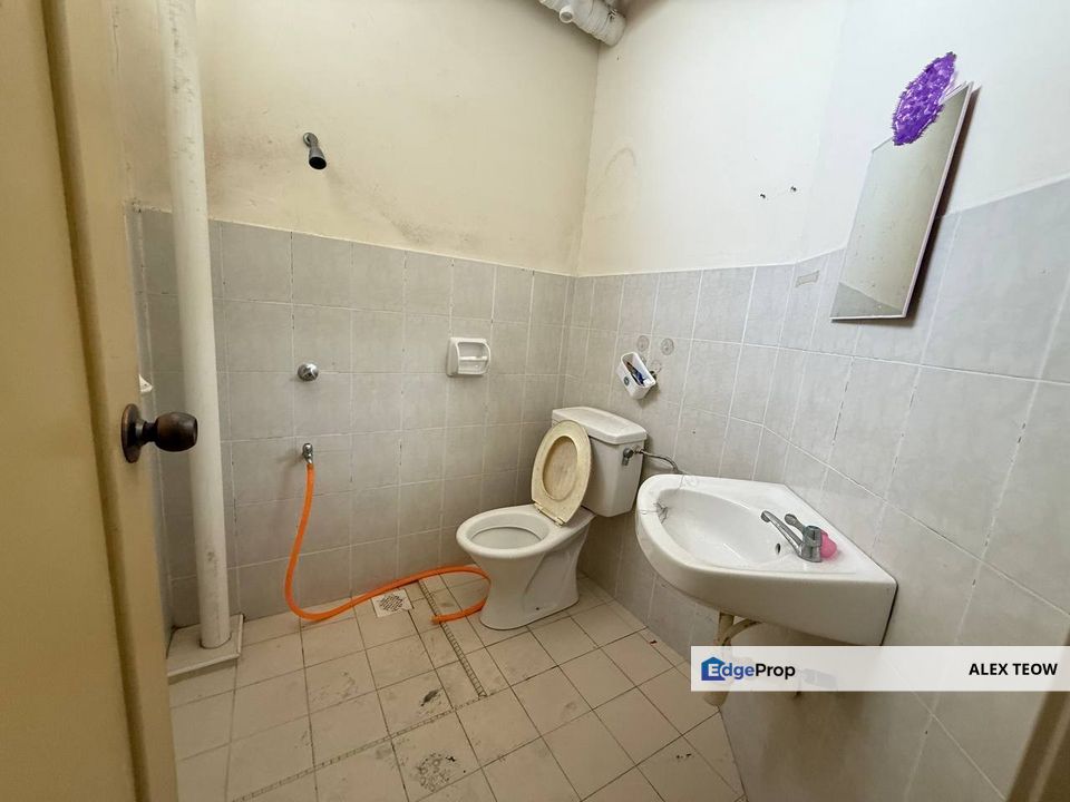 Lake View Suites Apartment For Sale/ Mount Austin, Johor, Johor Bahru