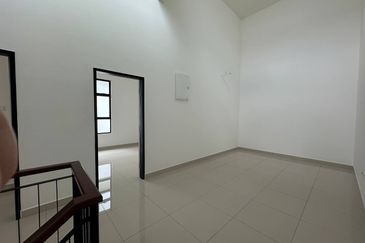 Taman Mutiara Maju Double Storey Cluster House For Sale/ Skudai