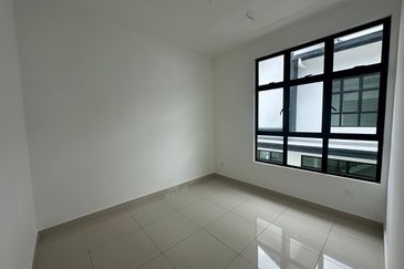 Taman Mutiara Maju Double Storey Cluster House For Sale/ Skudai