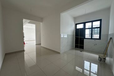 Taman Mutiara Maju Double Storey Cluster House For Sale/ Skudai