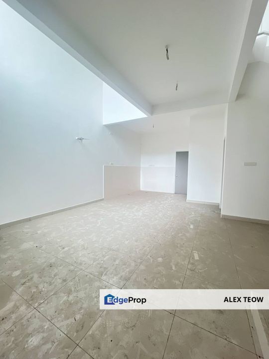 Taman Nusa Sentral 3 Storey Terrance For Sale/ Iskandar Puteri, Johor, 