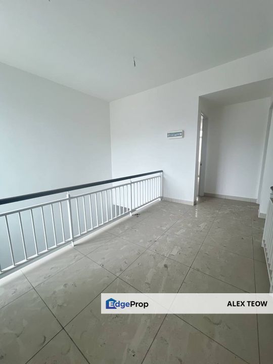 Taman Nusa Sentral 3 Storey Terrance For Sale/ Iskandar Puteri, Johor, 