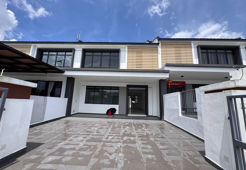 Kaze Hill Taman Bukit Kaze Double Storey Terrance For Sale/ Ulu Tiram