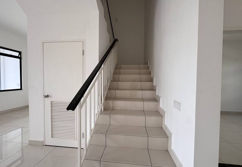 Kaze Hill Taman Bukit Kaze Double Storey Terrance For Sale/ Ulu Tiram