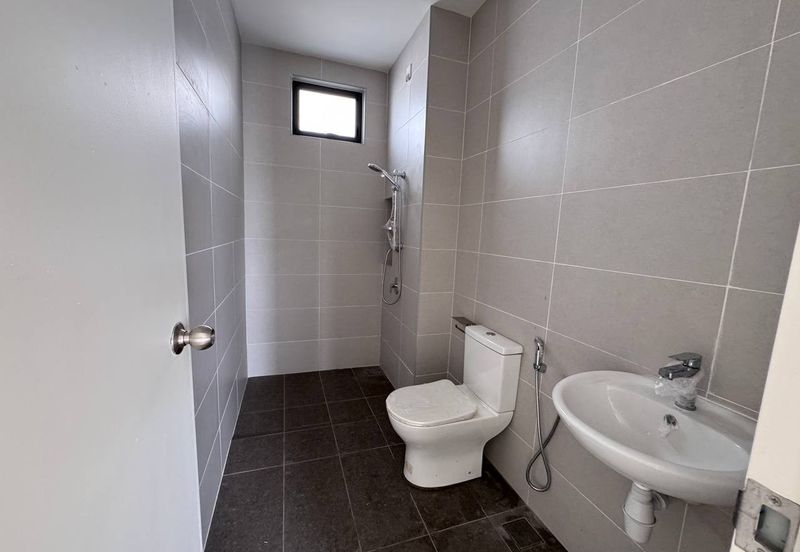 Kaze Hill Taman Bukit Kaze Double Storey Terrance For Sale/ Ulu Tiram