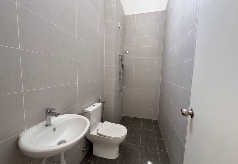 Kaze Hill Taman Bukit Kaze Double Storey Terrance For Sale/ Ulu Tiram