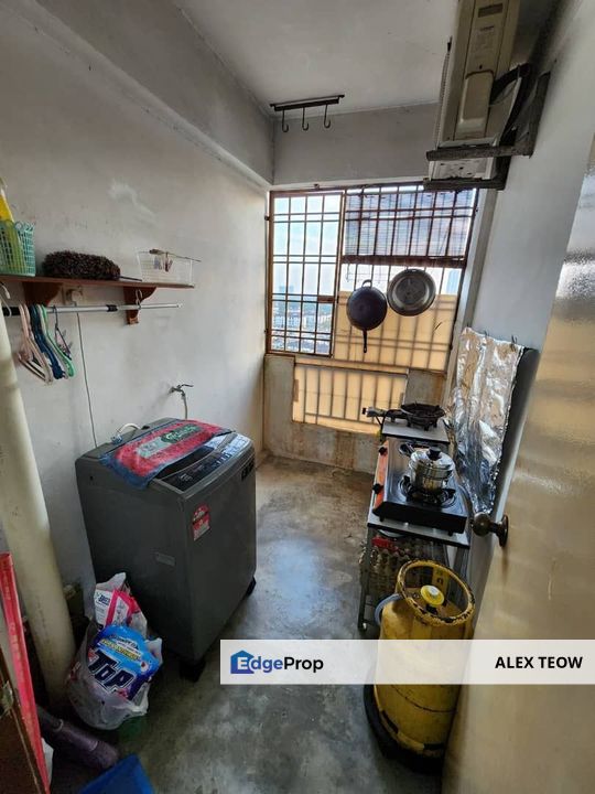 Putri Ria Apartment For Sale/ Megah Ria/ Masai, Johor, Masai