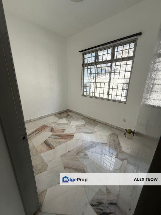 Taman Sri Putri Double Storey Endlot For Sale/ Skudai, Johor, Skudai