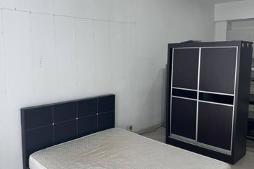 Dedaun Hijau (Greenfield Regency)