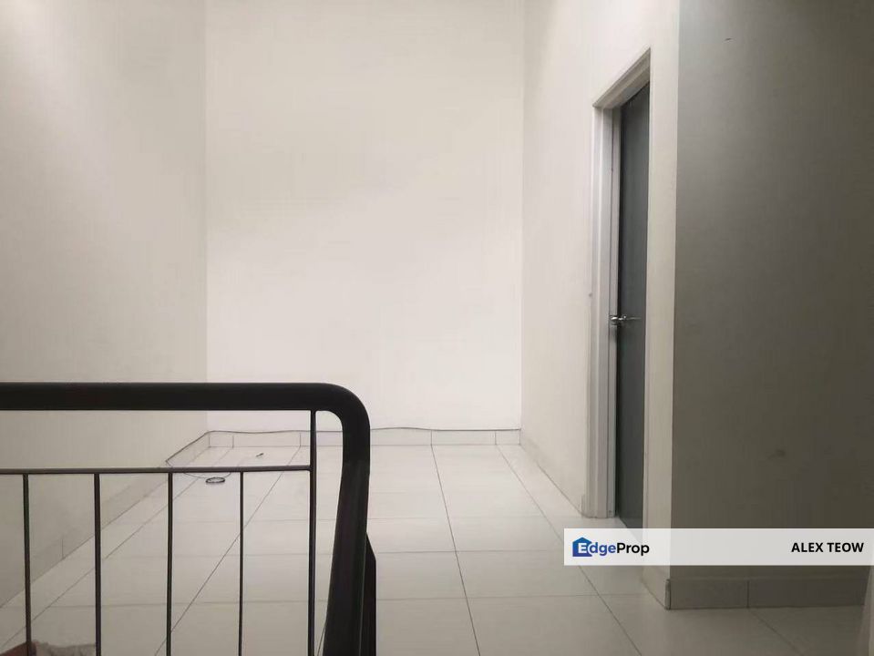 Taman Mutiara Utama Double Storey Terrance For Sale/ Skudai, Johor, Skudai