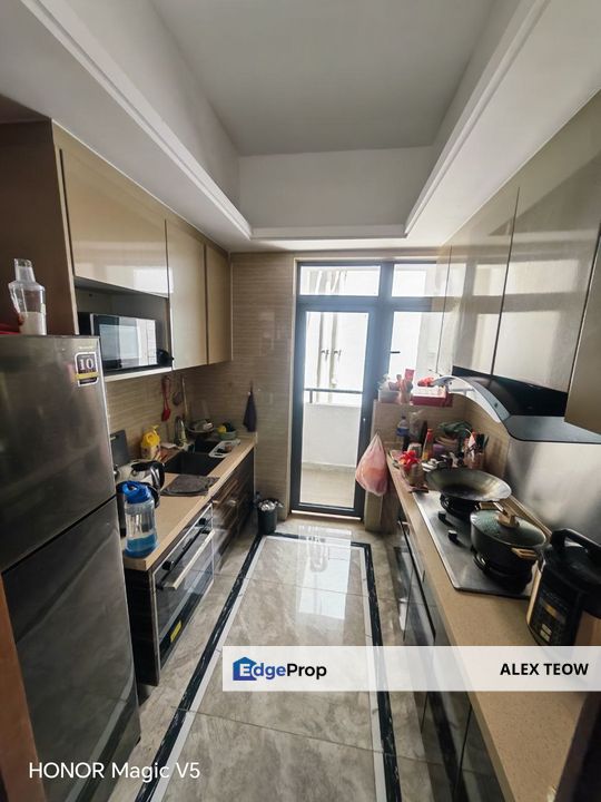 R & F Princess Cove Apartment For Sale/ Hight Floor/ Unblock View/ 2R 2B/ 873sqft, Johor, Johor Bahru