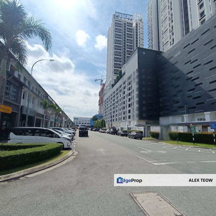 Eco Botanic 3 Storey Shop Lot For Sale/ Jalan Eko Botanic 3/ Iskandar Puteri, Johor, 