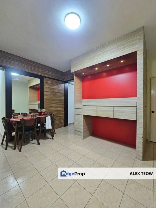 Putri Ria Apartment For Sale/ 3R 2B/ 950sqft/ Megah Ria/ Masai, Johor, Masai