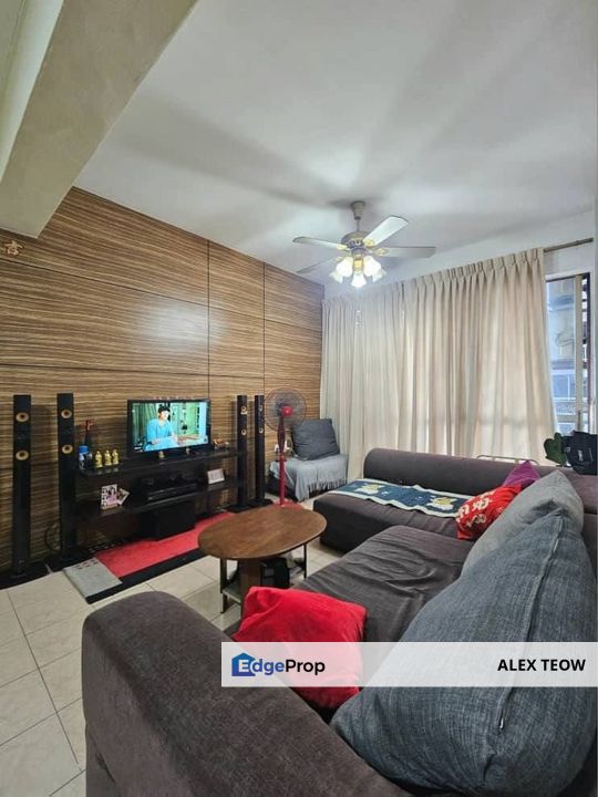 Putri Ria Apartment For Sale/ 3R 2B/ 950sqft/ Megah Ria/ Masai, Johor, Masai