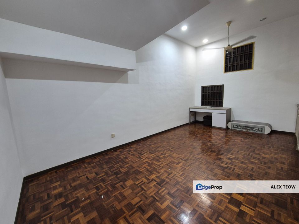 Taman Pelangi Indah 1.5 Storey Terrance For Sale/ Ulu Tiram, Johor, Ulu Tiram