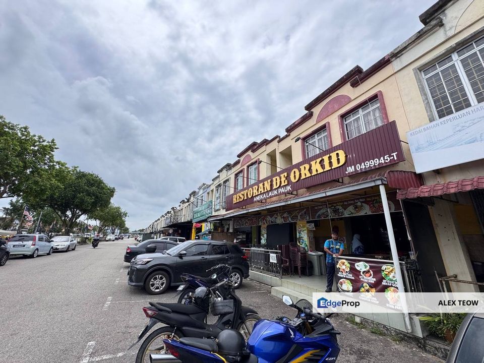 Taman Cahaya Masai Double Storey Shop Lot For Sale/ Pasir Gudang, Johor, Pasir Gudang