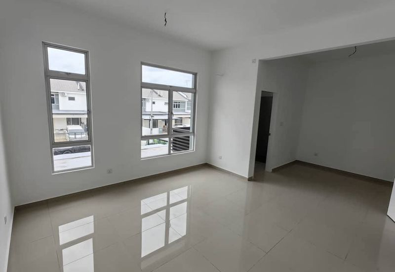 Taman Kota Impian Double Storey Terrance For Sale/ Ulu Tiram