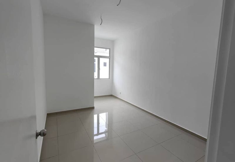 Taman Kota Impian Double Storey Terrance For Sale/ Ulu Tiram