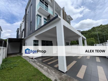 Taman Nusa Sentral Winter Sonata 3 Storey Cluster House For Sale/ Iskandar Puteri, Johor, 