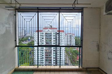 Bistari Impian Apartment @ Larkin