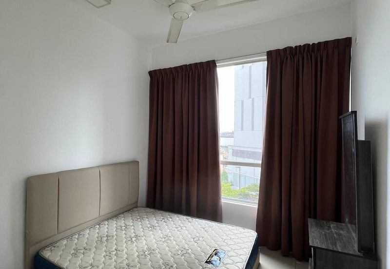 Dedaun Hijau (Greenfield Regency)