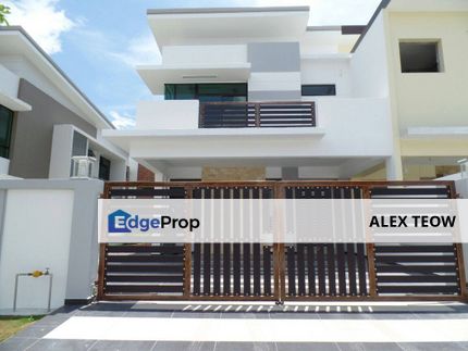 Promenade Taman Ungku Tun Aminah Double Storey Cluster House For Sale/ Skudai, Johor, Skudai