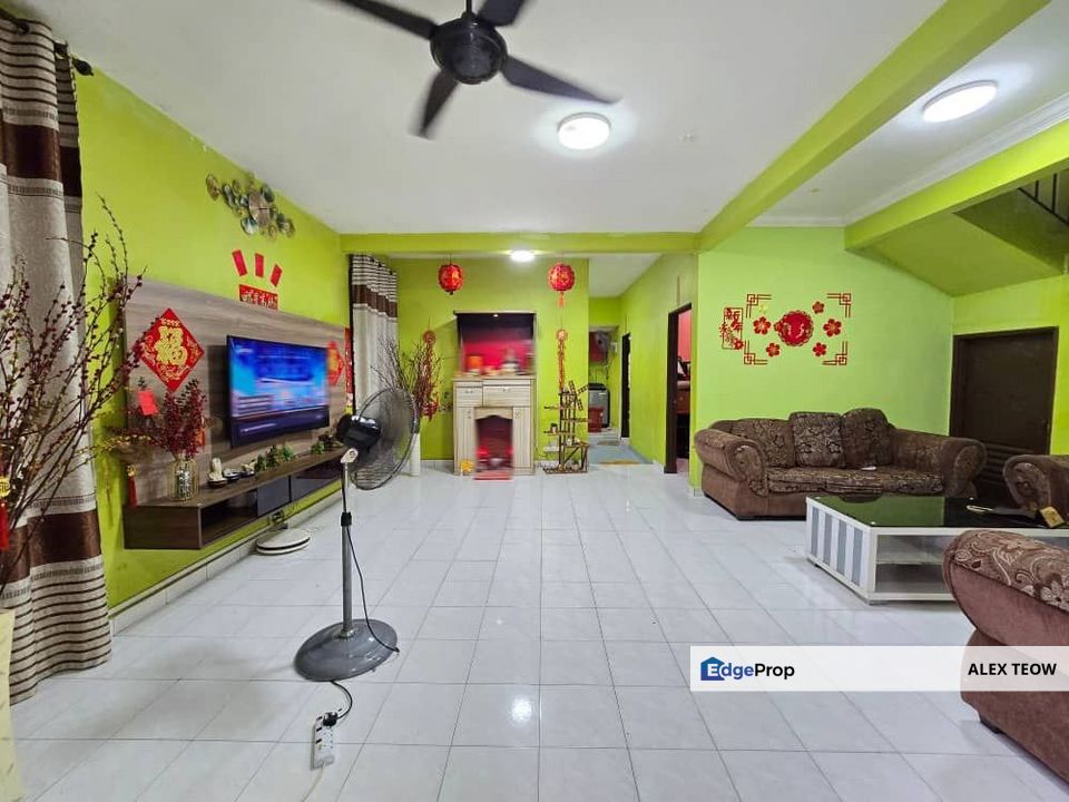 Taman Megah Ria 1.5 Storey Semi-D For Sale/ Masai, Johor, Masai