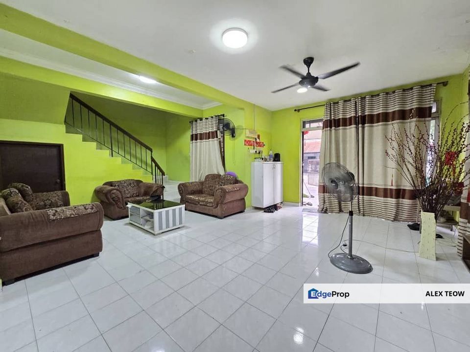 Taman Megah Ria 1.5 Storey Semi-D For Sale/ Masai, Johor, Masai
