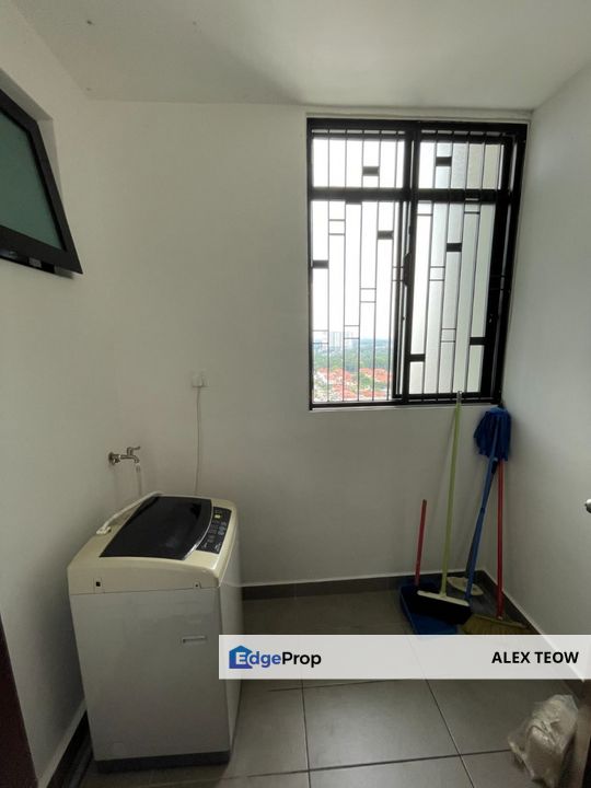 Molek Regency Apartment For Sale/ 2R 2B/ 1005sqft/ Taman Molek, Johor, Johor Bahru