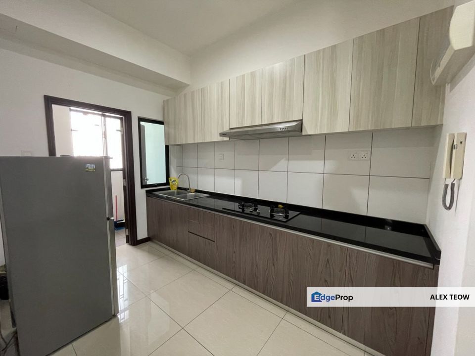 Molek Regency Apartment For Sale/ 2R 2B/ 1005sqft/ Taman Molek, Johor, Johor Bahru