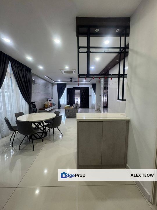 Taman Nusa Sentral 3 Storey Cluster House For Sale/ Iskandar Puteri, Johor, 
