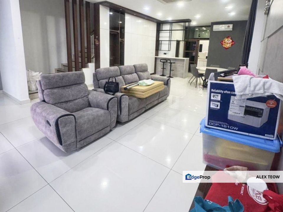 Taman Nusa Sentral 3 Storey Cluster House For Sale/ Iskandar Puteri, Johor, 