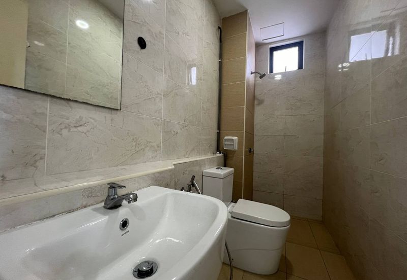 D'Summit Residences @ Kempas Utama