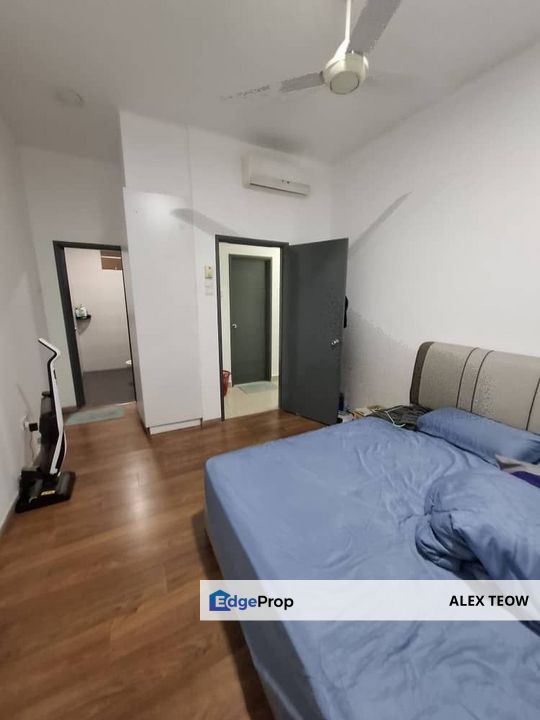 Nusa Heights Apartment For Sale/ 3R 2B/ 1050sqft/ Gelang Patah, Johor, Gelang Patah