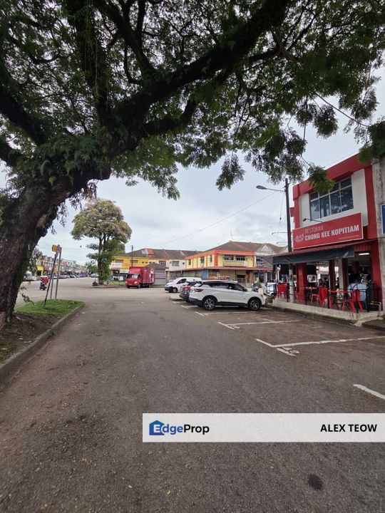 Taman Puteri Wangsa Jalan Beladau Double Storey Shop Lot For Sale/ Ulu Tiram, Johor, Johor Bahru