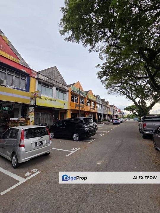 Taman Puteri Wangsa Jalan Beladau Double Storey Shop Lot For Sale/ Ulu Tiram, Johor, Johor Bahru