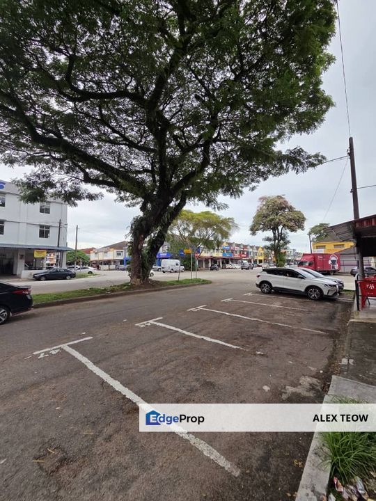 Taman Puteri Wangsa Jalan Beladau Double Storey Shop Lot For Sale/ Ulu Tiram, Johor, Johor Bahru
