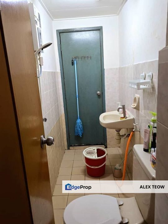 Full Loan Unit Bayu Puteri 3 Apartment For Sale/ 3R 2B/ 906sqft, Johor, Johor Bahru