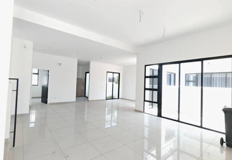 Tate Dalton @ Eco Botanic 2