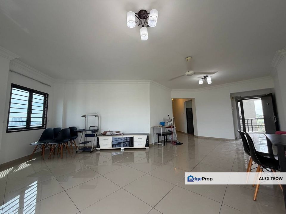 Seri Mutiara Apartment For Sale/ 3R 2B/ 1324sqft/ Seri Alam/ Masai, Johor, Masai