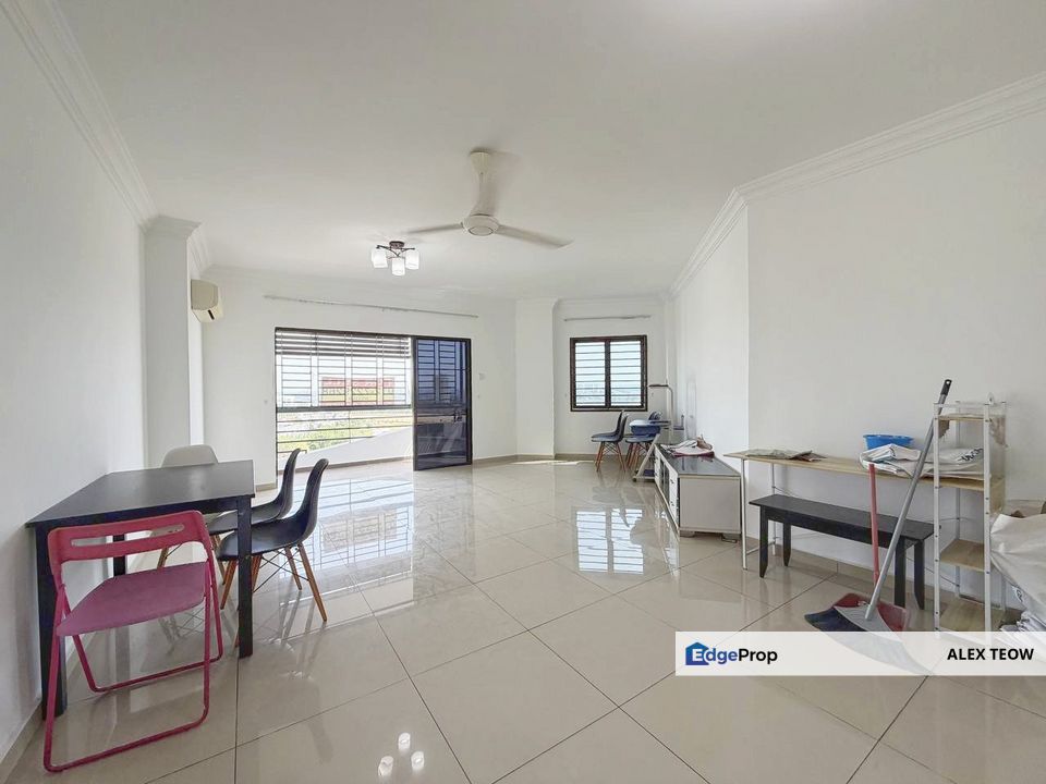 Seri Mutiara Apartment For Sale/ 3R 2B/ 1324sqft/ Seri Alam/ Masai, Johor, Masai