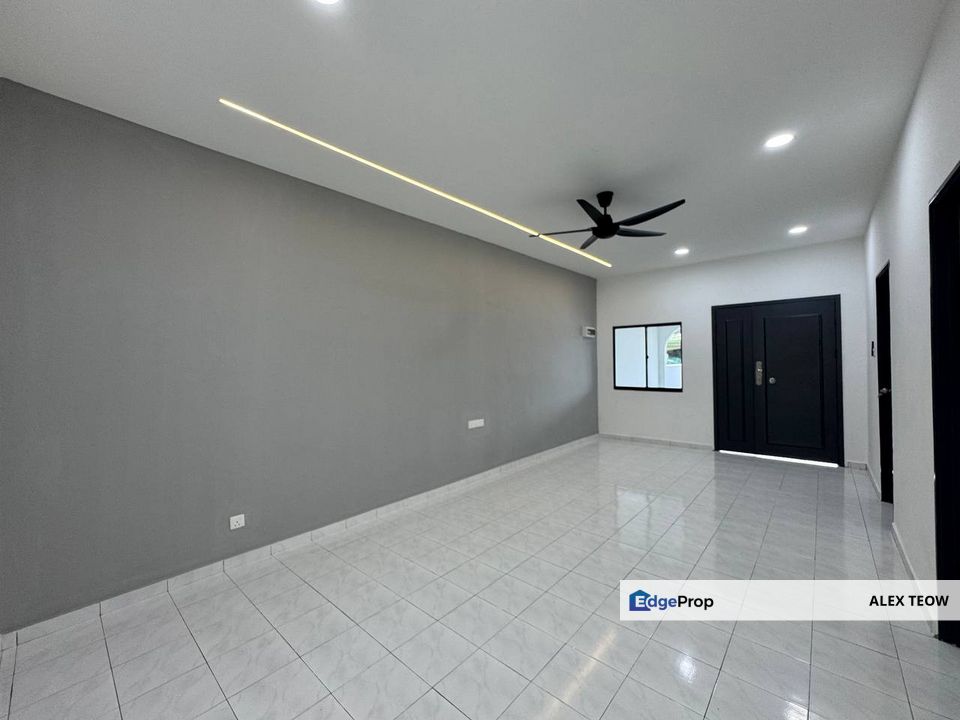Taman Ungku Tun Aminah Fully Renovated Single Storey Terrance For Sale/ Skudai, Johor, Skudai