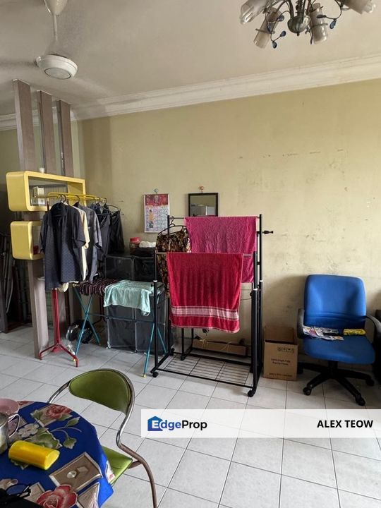 Nusa Perdana Apartment For Sale/ 3R 2B/ 900sqft/ Gelang Patah, Johor, Gelang Patah