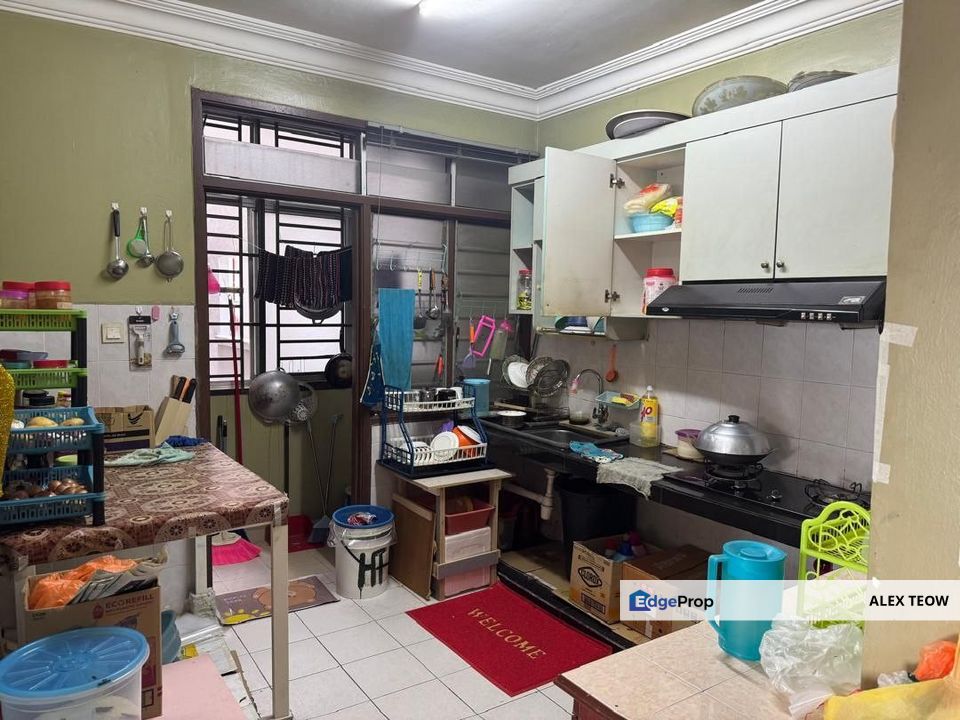 Nusa Perdana Apartment For Sale/ 3R 2B/ 900sqft/ Gelang Patah, Johor, Gelang Patah