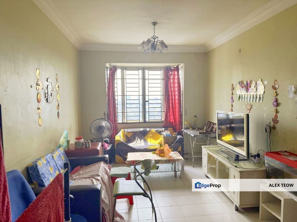 Nusa Perdana Apartment For Sale/ 3R 2B/ 900sqft/ Gelang Patah, Johor, Gelang Patah