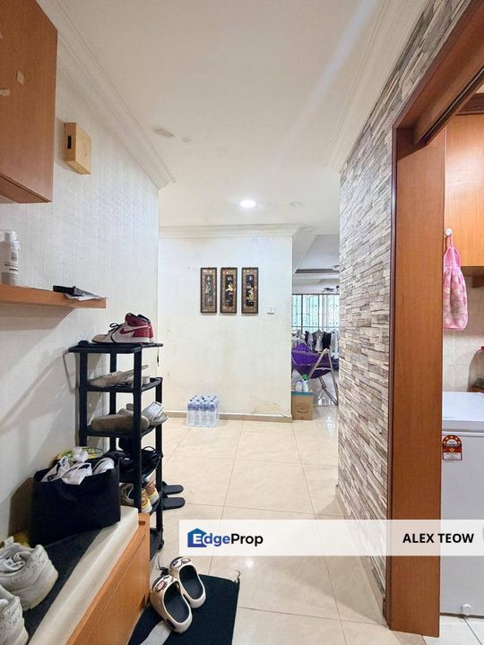 Duta Impian Embassy Suites Apartment For Sale/ 3R 2B/ 895sqft/ Johor Bahru, Johor, Johor Bahru