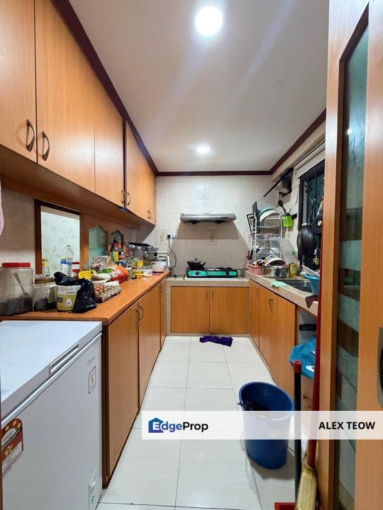 Duta Impian Embassy Suites Apartment For Sale/ 3R 2B/ 895sqft/ Johor Bahru, Johor, Johor Bahru
