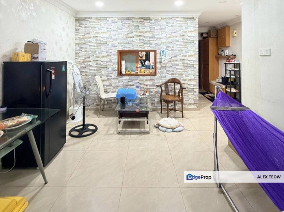 Duta Impian Embassy Suites Apartment For Sale/ 3R 2B/ 895sqft/ Johor Bahru, Johor, Johor Bahru